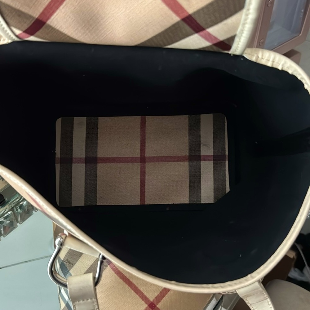 ♥️SOLD♥️BURBERRY Nova Check Tote 100% AUTHENTIC - Picture 9 of 12